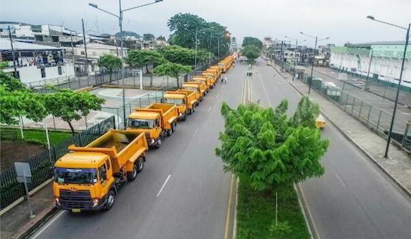 GAD Los Ríos confía en las volquetas y maquinarias de UD Trucks y JCB
